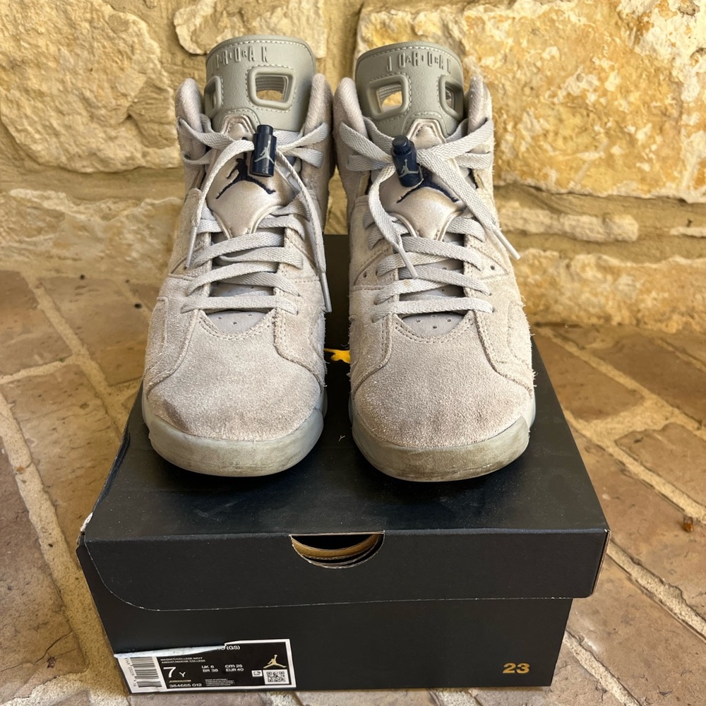 👟 AIR JORDAN 6 RETRO GEORGETOWN: BOYS SIZE 7👟